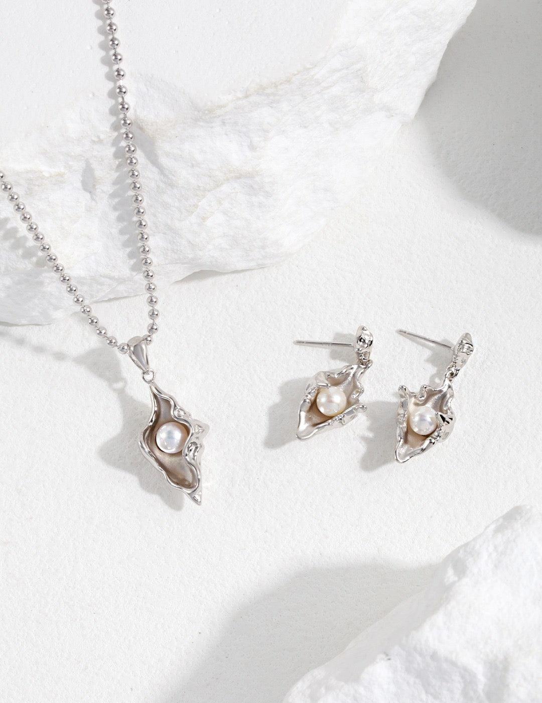 Molten Pearl Necklace