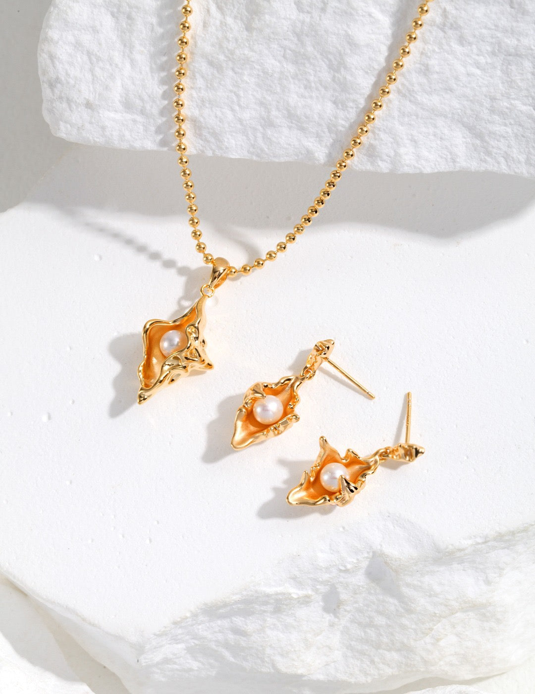 Molten Pearl Necklace
