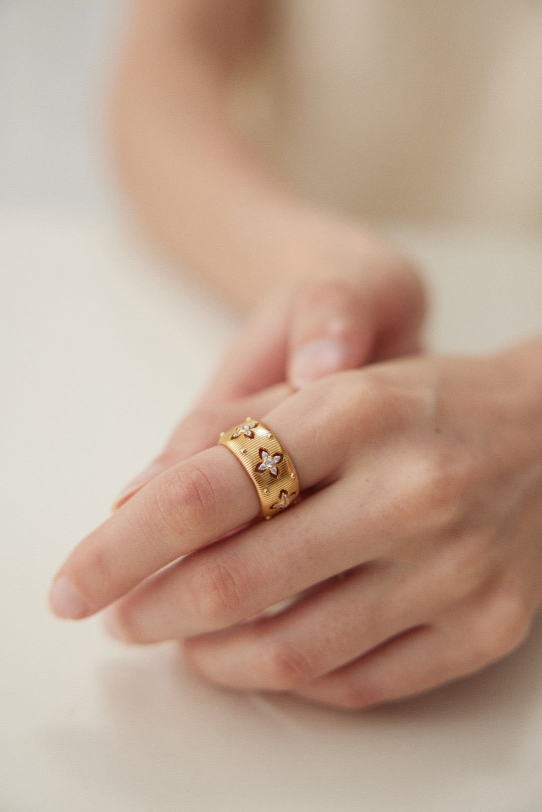Clover Ring