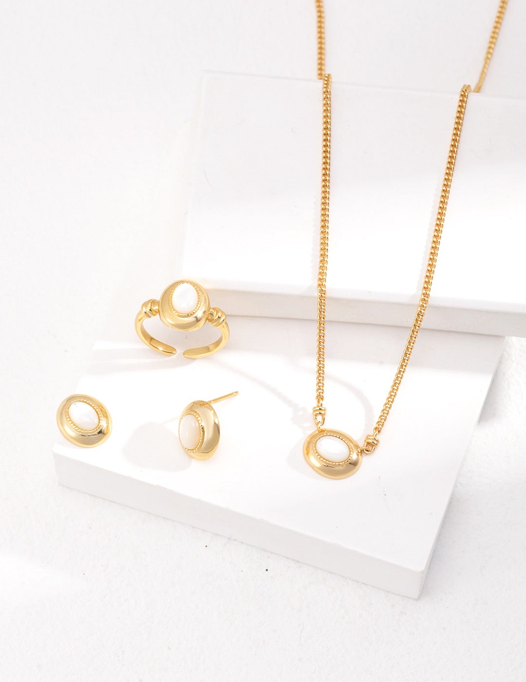 Mother of Pearl Ring | Gold Ring | Mother of Pearl