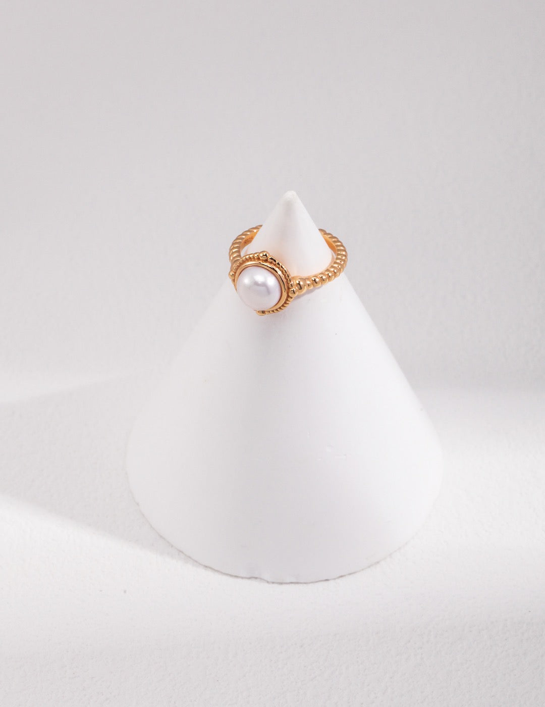 Classique Mega Pearl Ring | Pearl ring | Gold ring | Silver ring