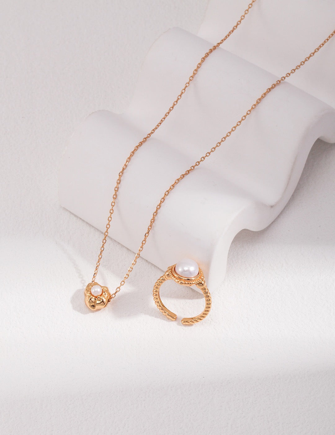 Blossom Pearl Necklace