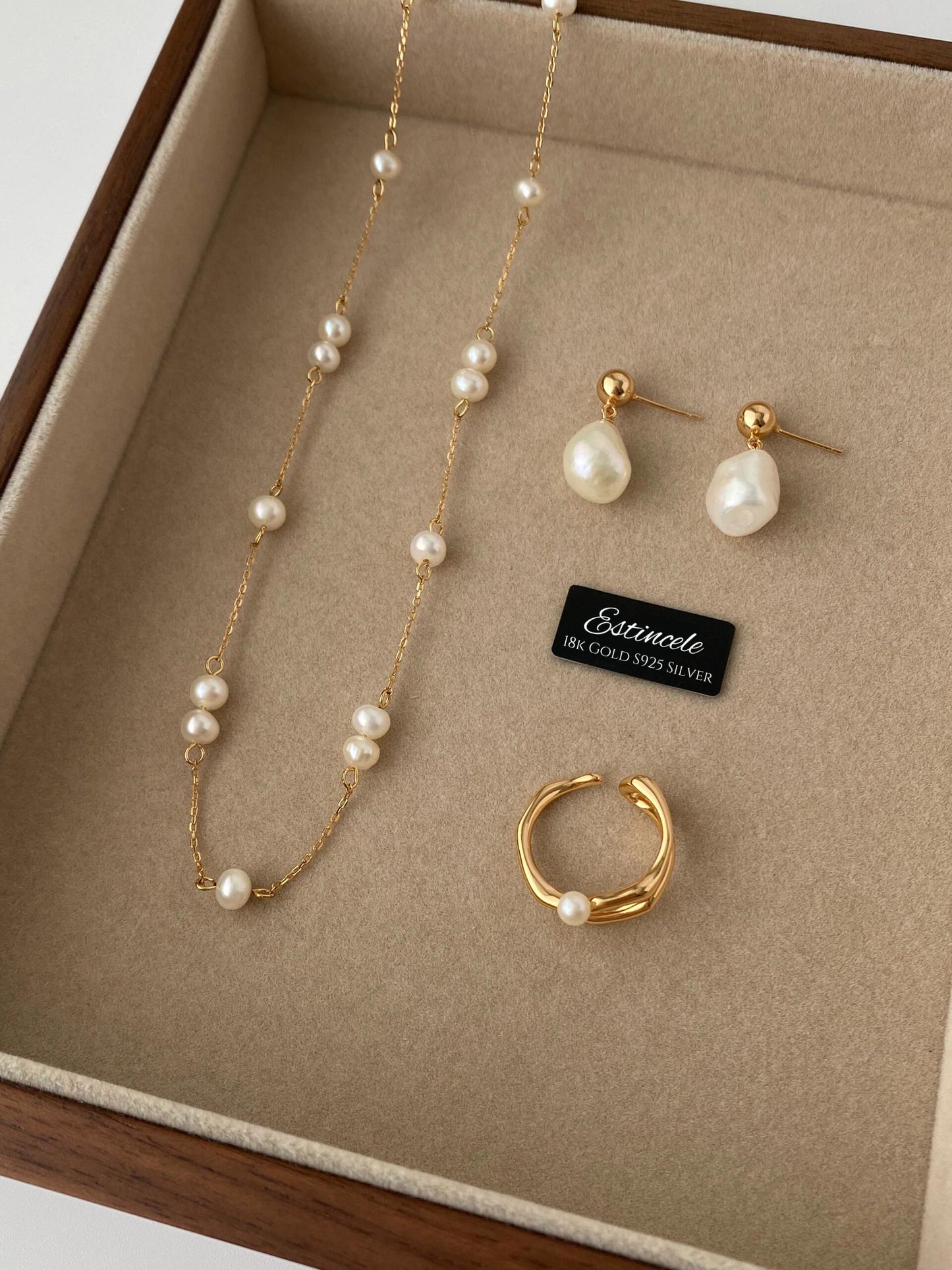 Simple Pearl Necklace