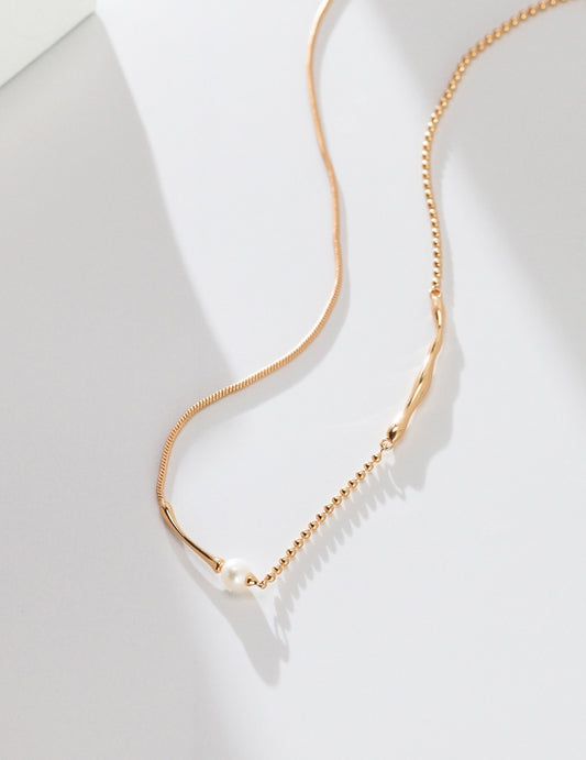 Minimalist Pearl Choker