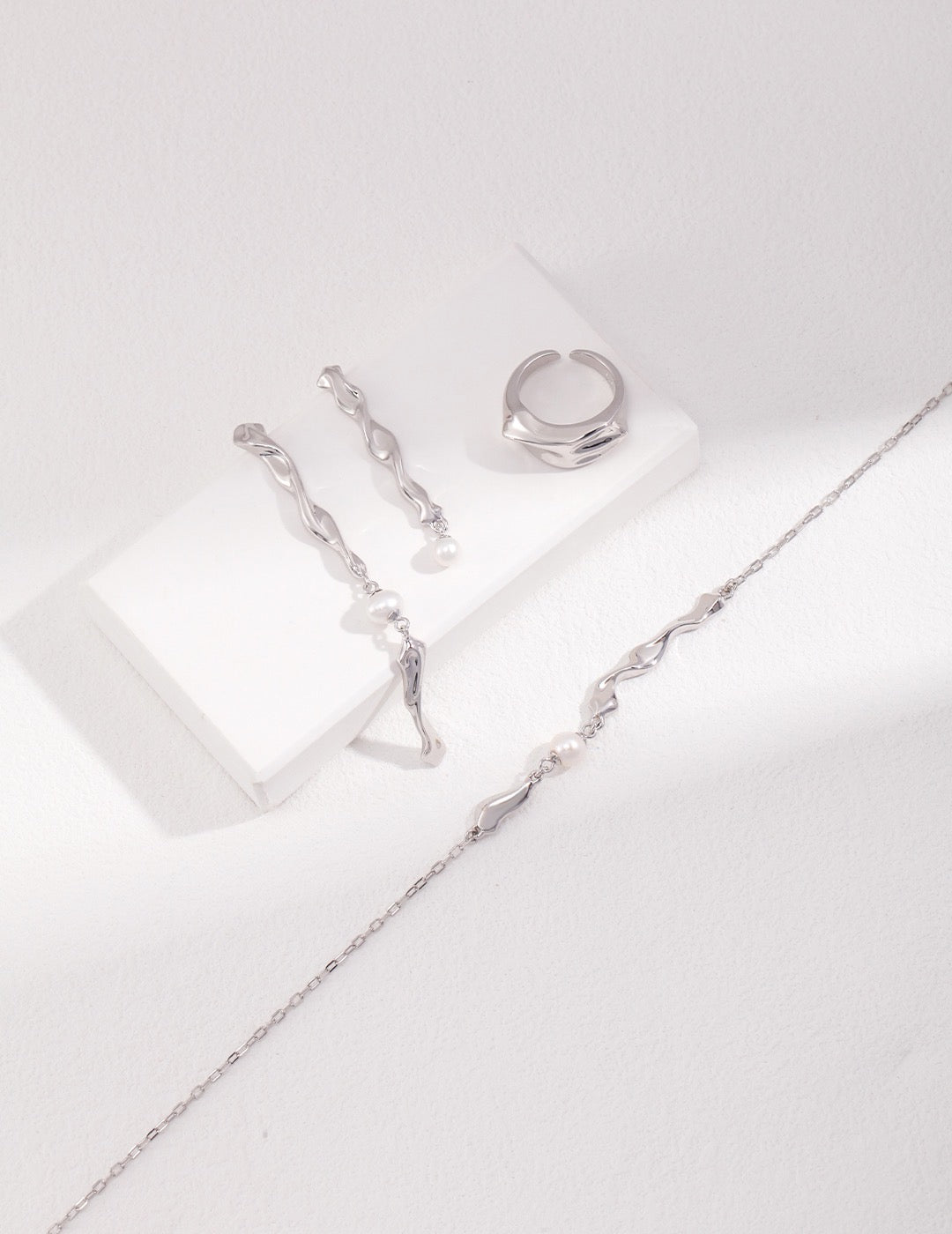Petal Kiss Choker