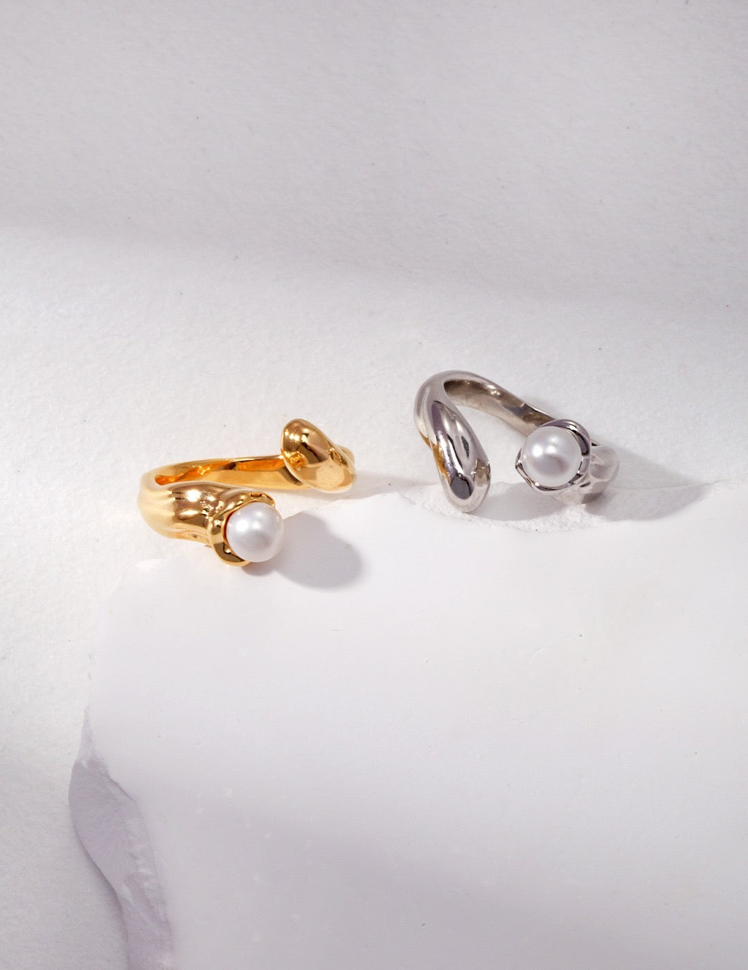 Bague torsadée en perles