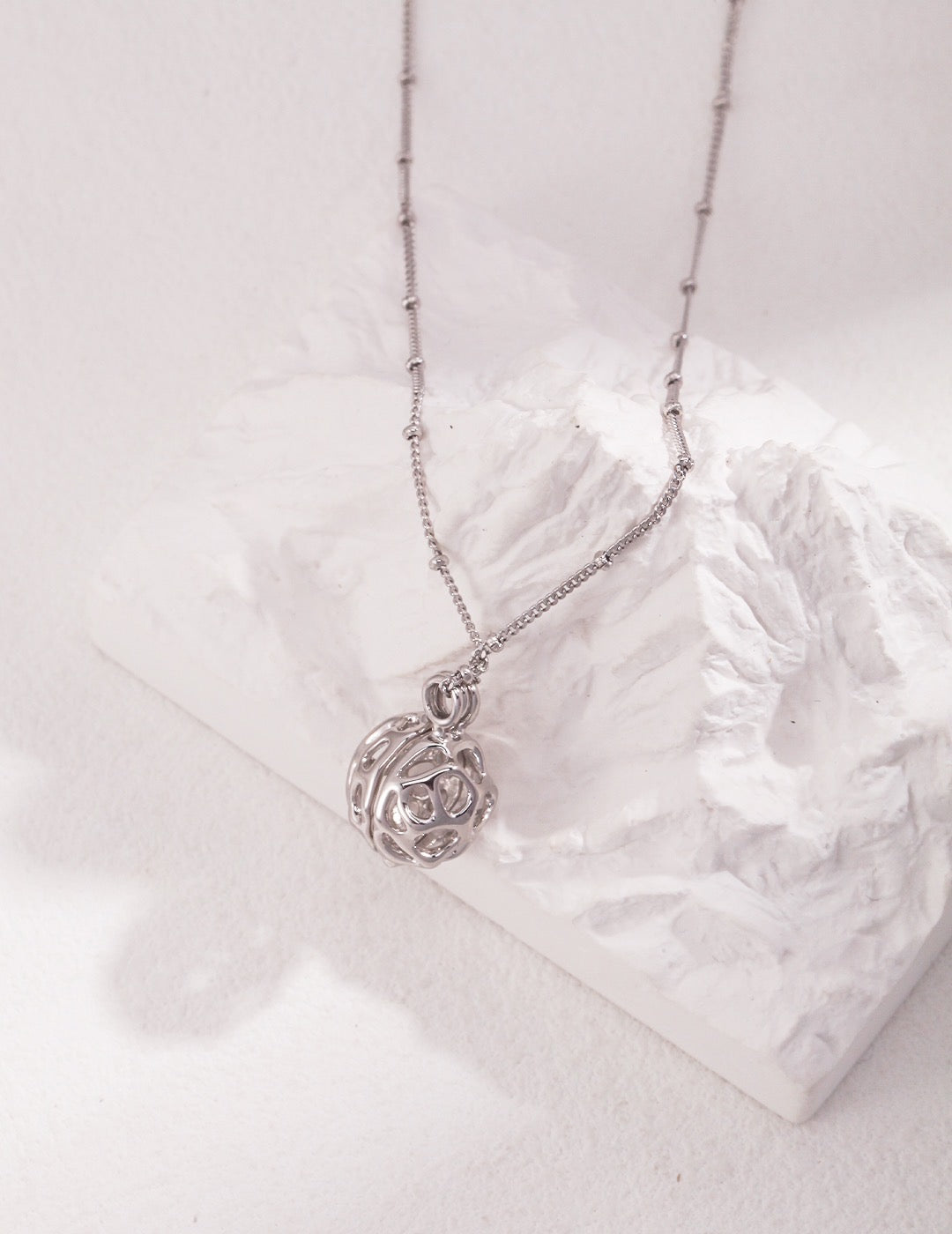 Lantern Necklace | Estincele Jewellery | Women's necklaces