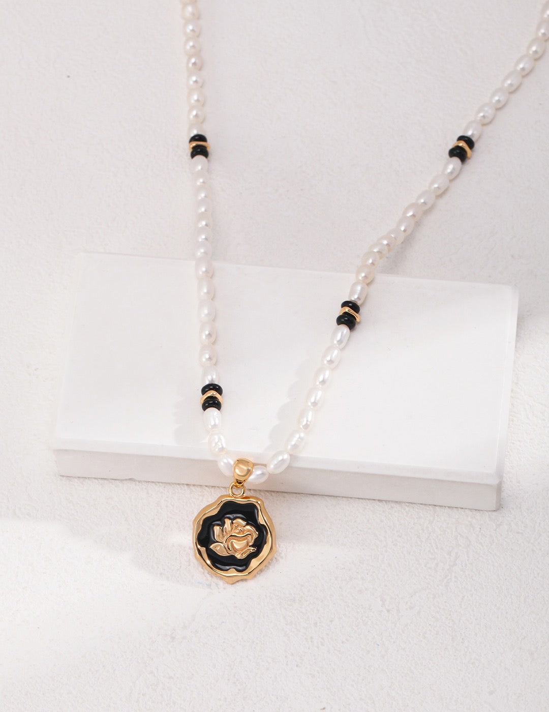 Elegant Rose Pearl Necklace | Estincele Jewellery | Women's Necklaces | Luxury necklace