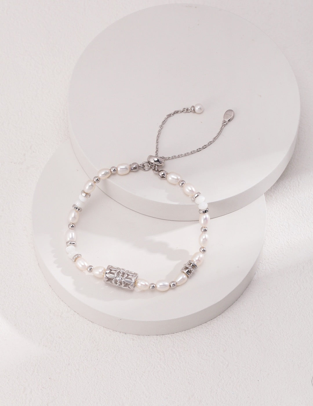 Classique Hyacinthus Pearl Bracelet | Estincele Bracelet | Pearl Bracelets | Gifts for her | golden bracelet