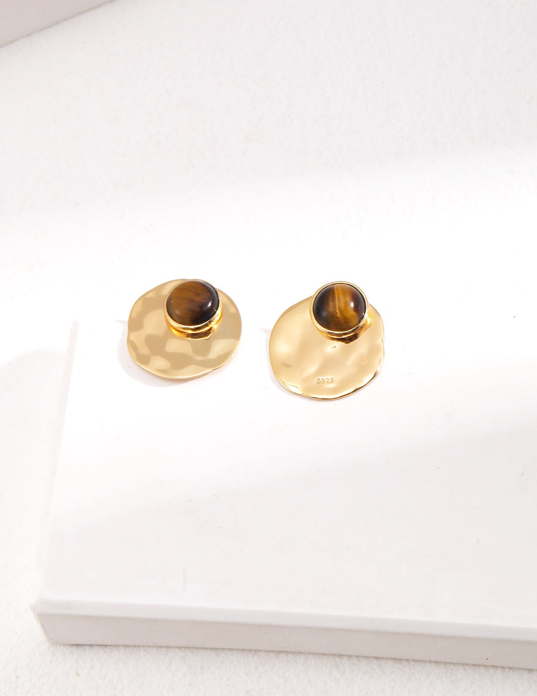 Tiger's Eye Shell Earrings | Gold jewelry | Gold earrings | Tiger's Eye Earrings | Estincele Jewellery