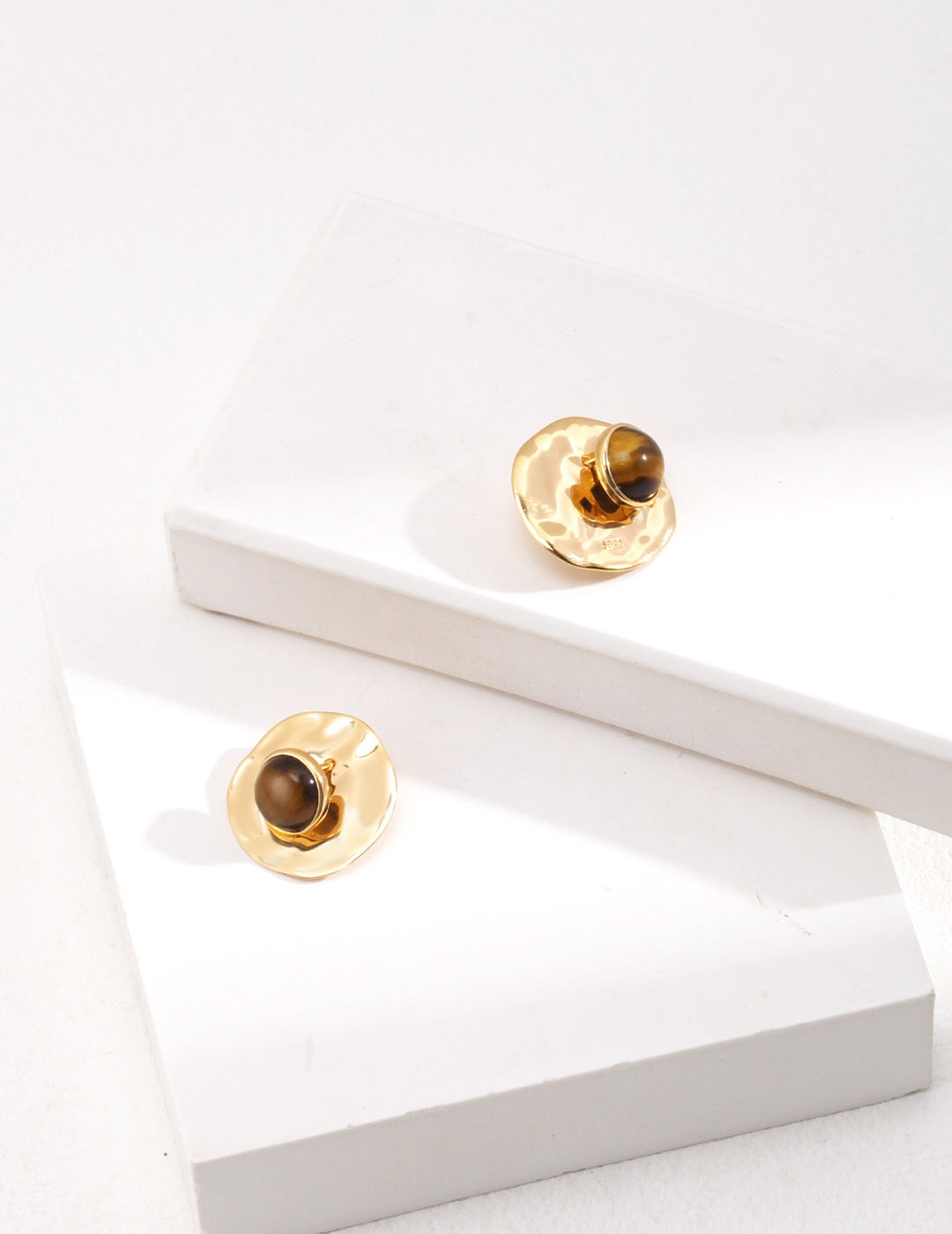 Tiger's Eye Shell Earrings | Gold jewelry | Gold earrings | Tiger's Eye Earrings | Estincele Jewellery