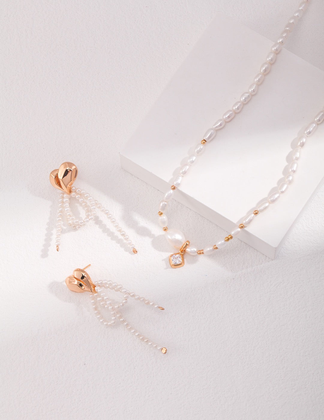 Curvy Cupid Earrings | Pearl earrings | Gold earrings | Gold jewelry | Estincele Jewellery