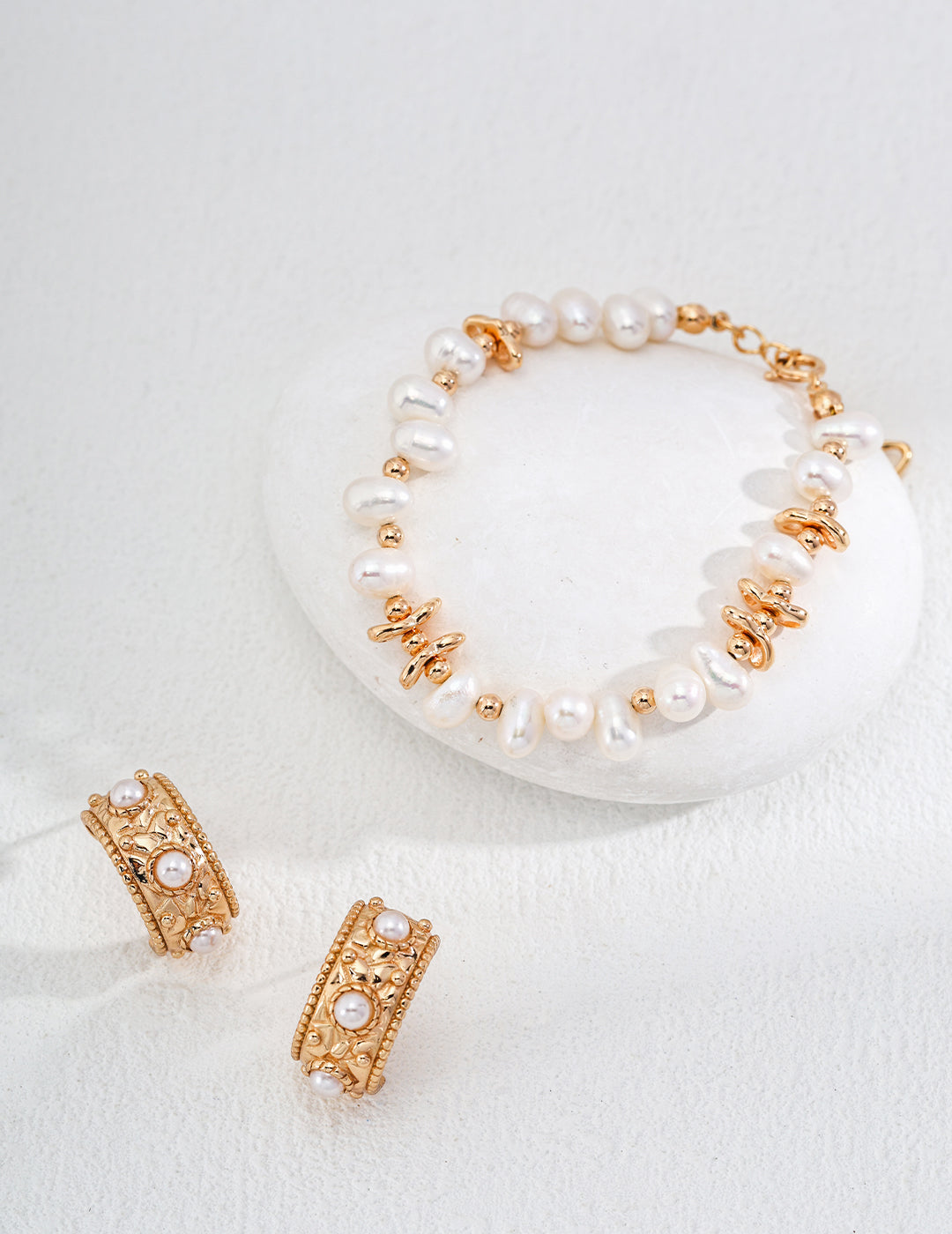Victoria Pearl Earrings