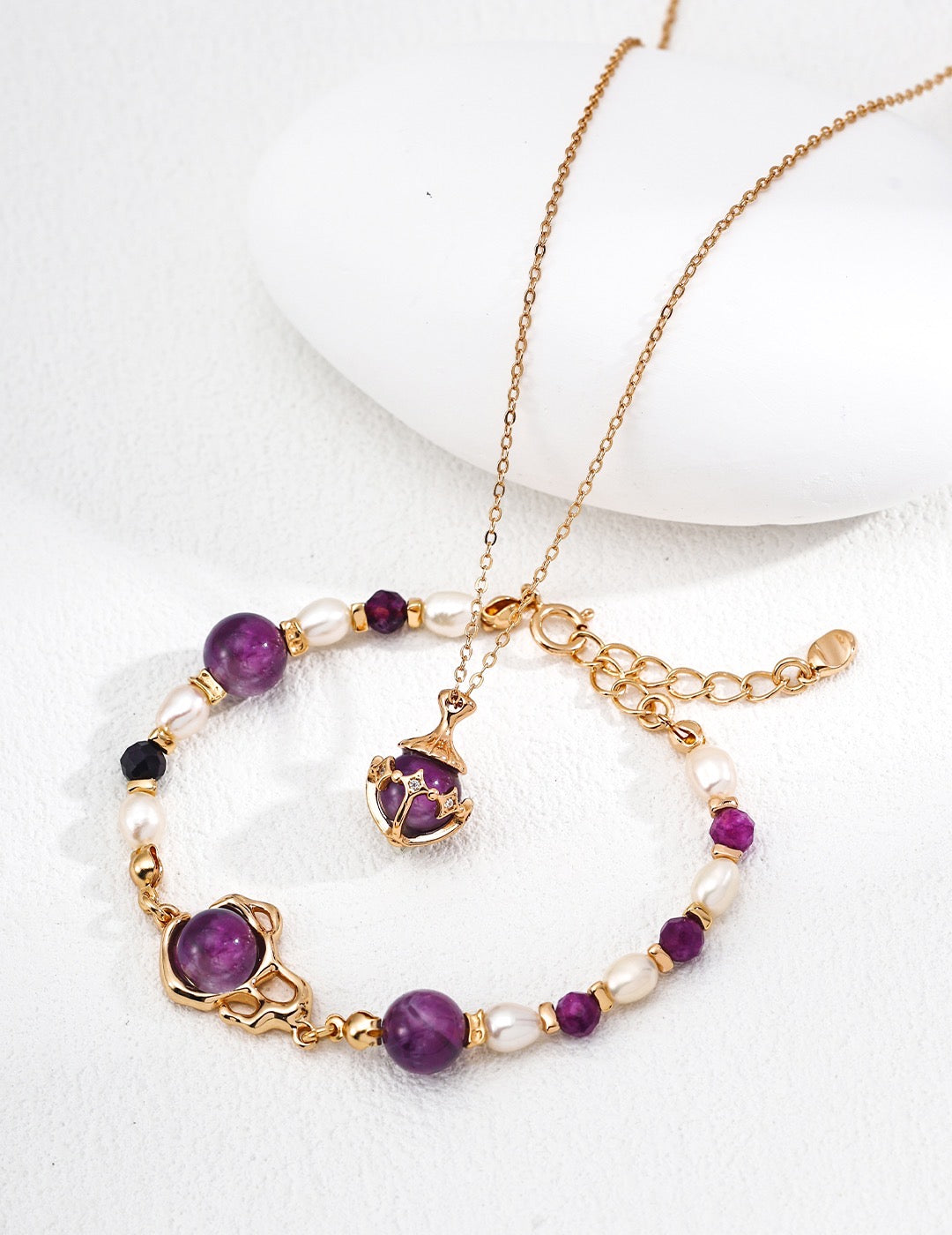 Lucky purple quartz necklace
