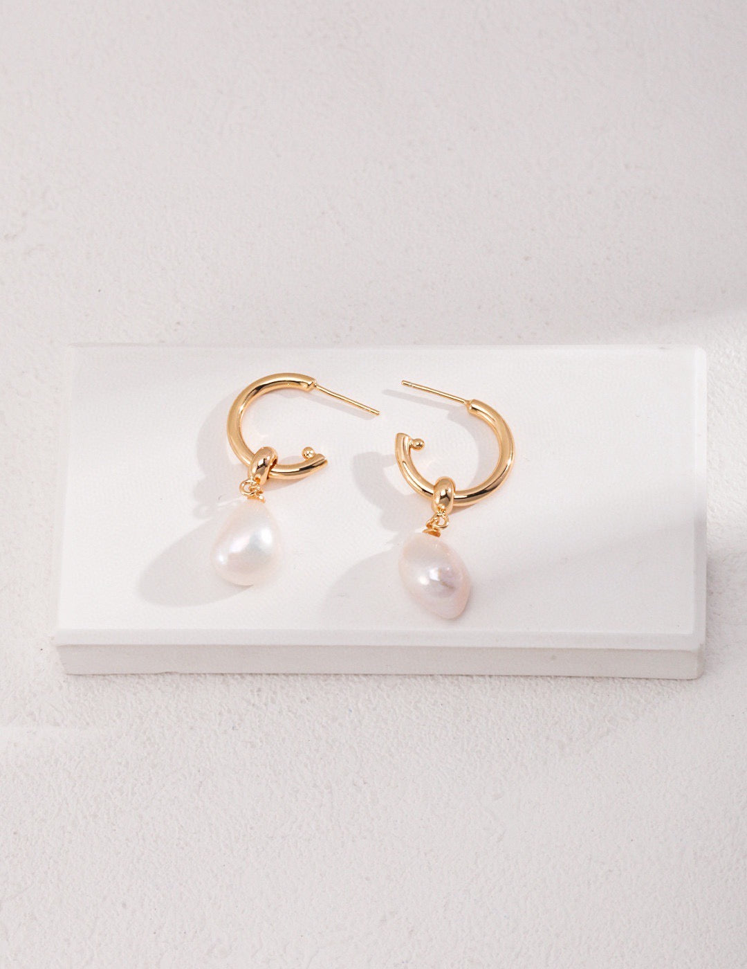 Rain Drop Baroque Pearl Earrings | Estincele Jewellery | Women's Earrings
