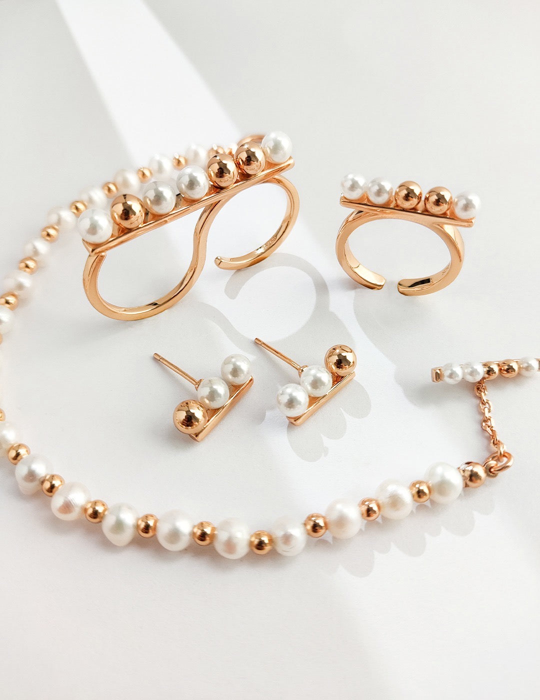 Minimalist Pearl Bracelet | Estincele Jewellery | Women's Bracelets