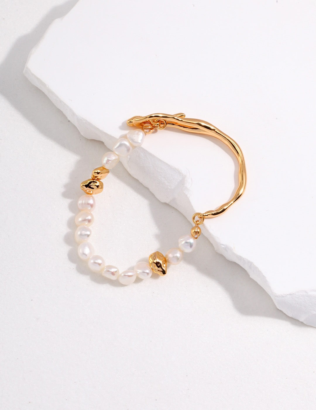 Wave Element Pearl Silver Bracelet