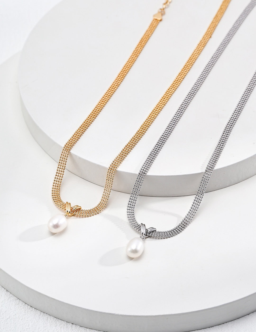 Lace With a Pearl Choker
