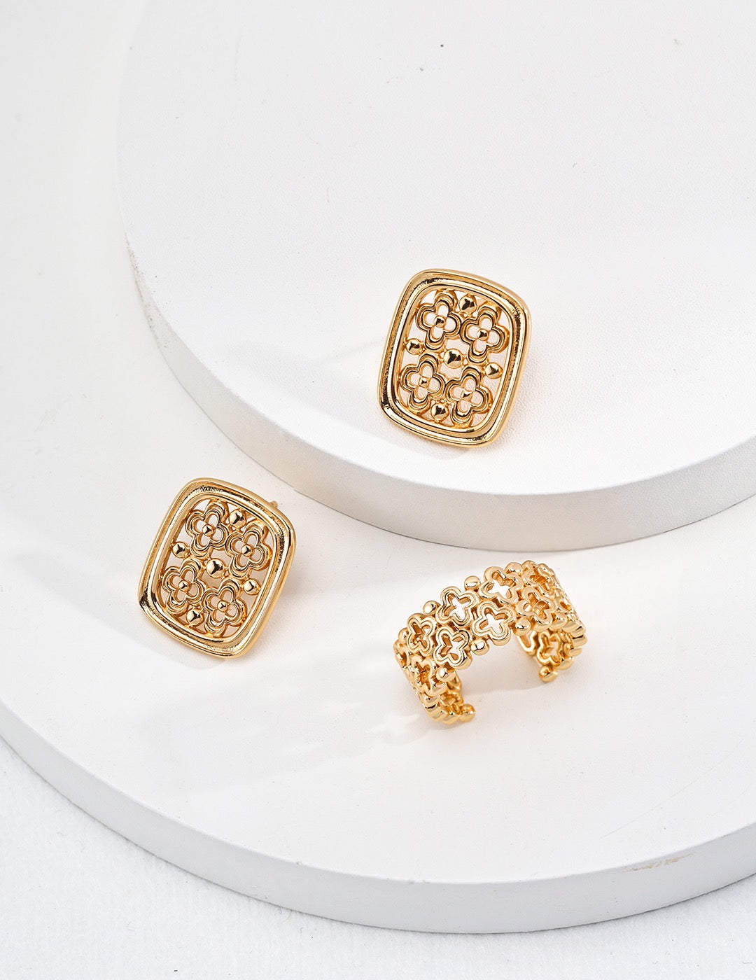 Bague à plusieurs trèfles