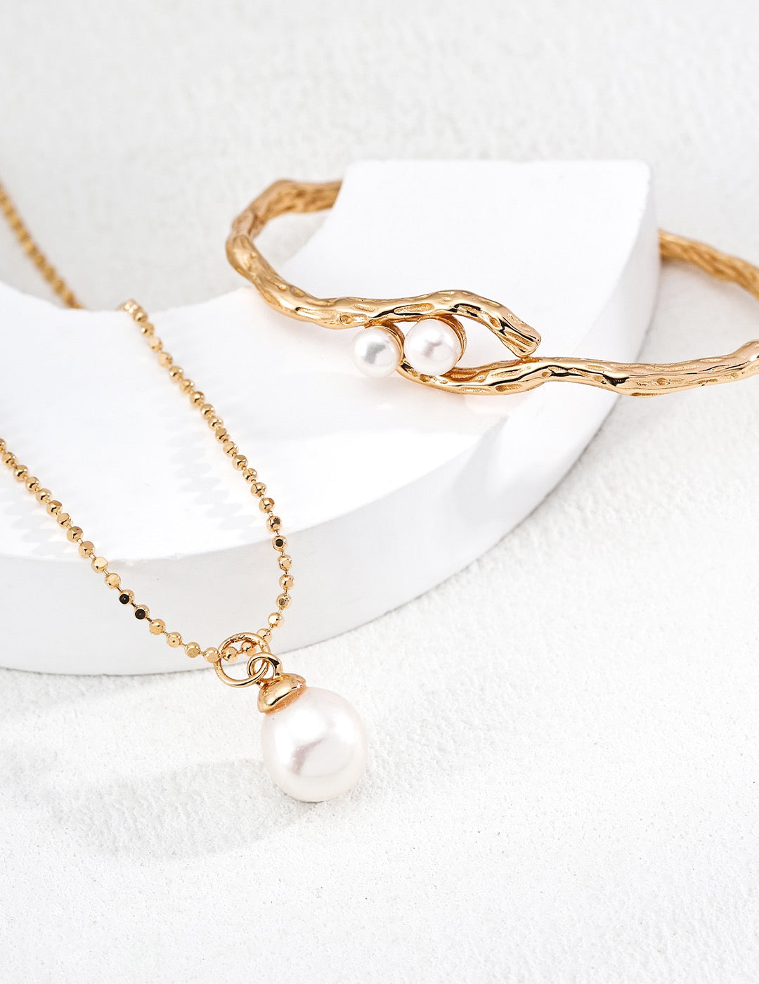 Huge Pearl Necklace