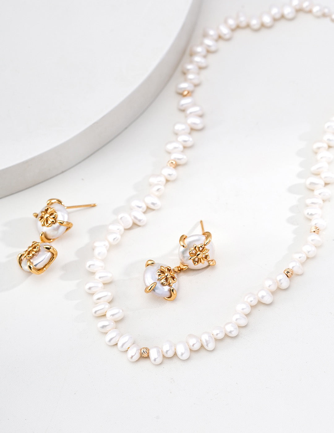 Simple Natural Freshwater Pearls Necklace
