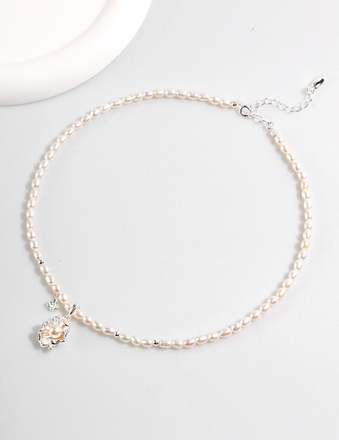Seashell Pearl Necklace | Pearl jewelry | Pearl Necklace | Women's necklace | Estincele Jewellery