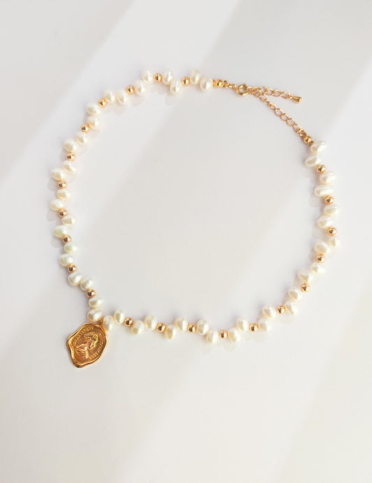 Elizabeth II Australia 1981 Coin Necklace | Pearl necklace | Women's necklace