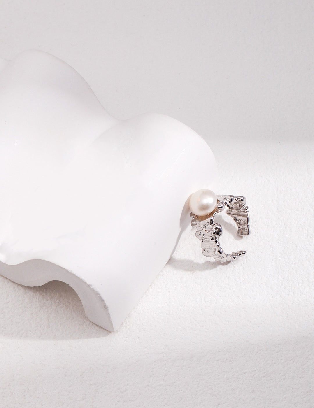 Ring of Coral Pearl | Estincele Jewellery | Women's ring