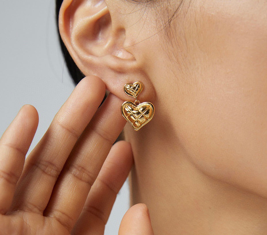 Golden Diamond Heart Earrings | Gold jewelry | Golden earrings | Estincele Jewellery