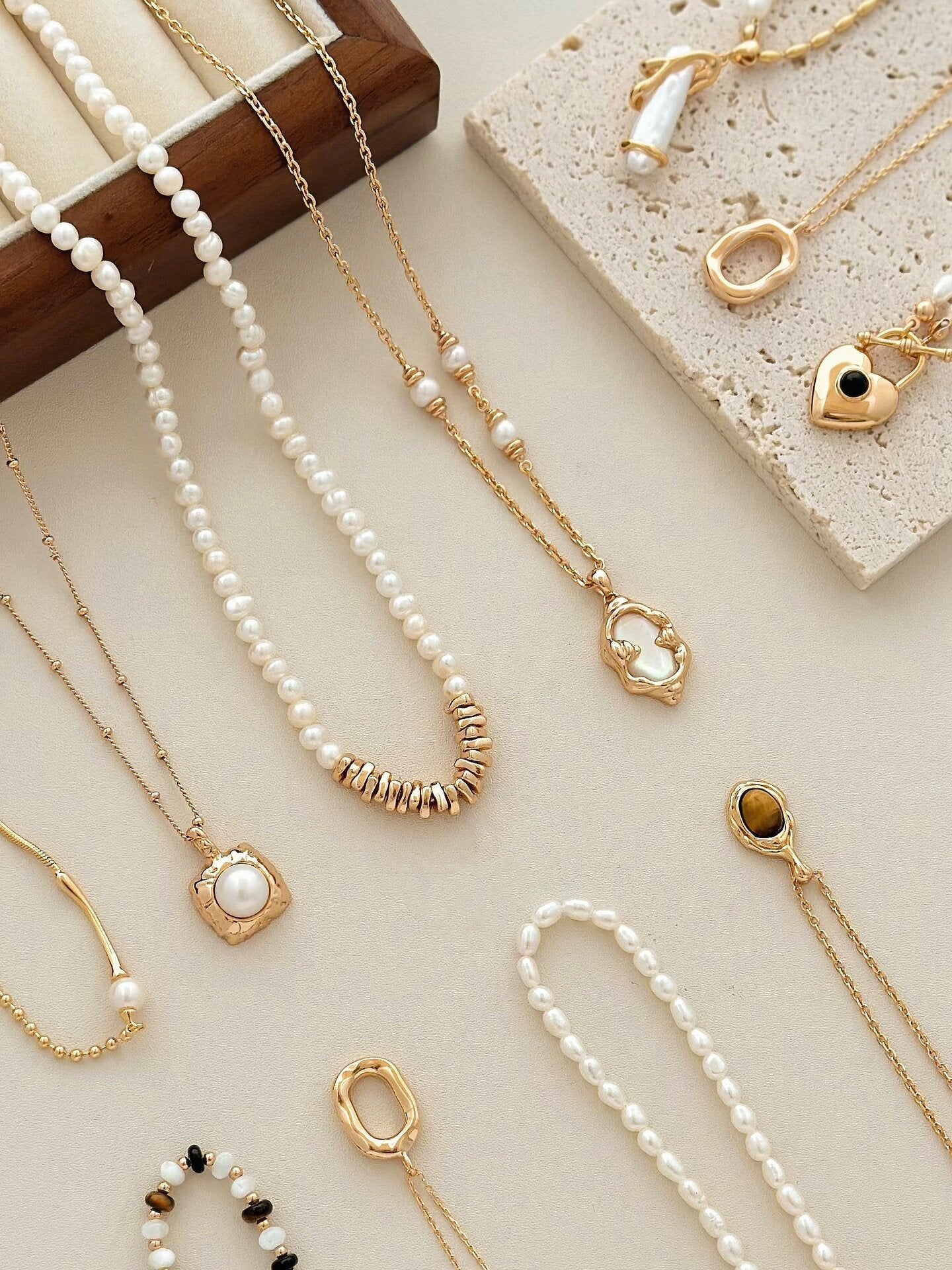 Gold jewelry | Silver jewelry | Gold necklace | Pearl necklace | Pearl jewelry