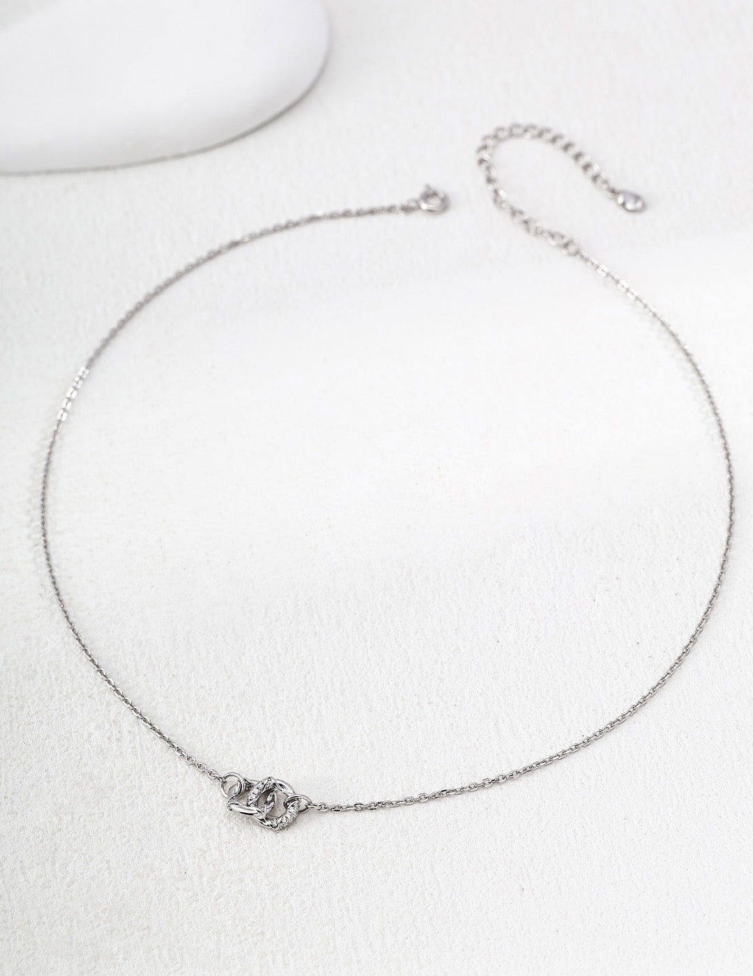 Dreamy Loop Necklace