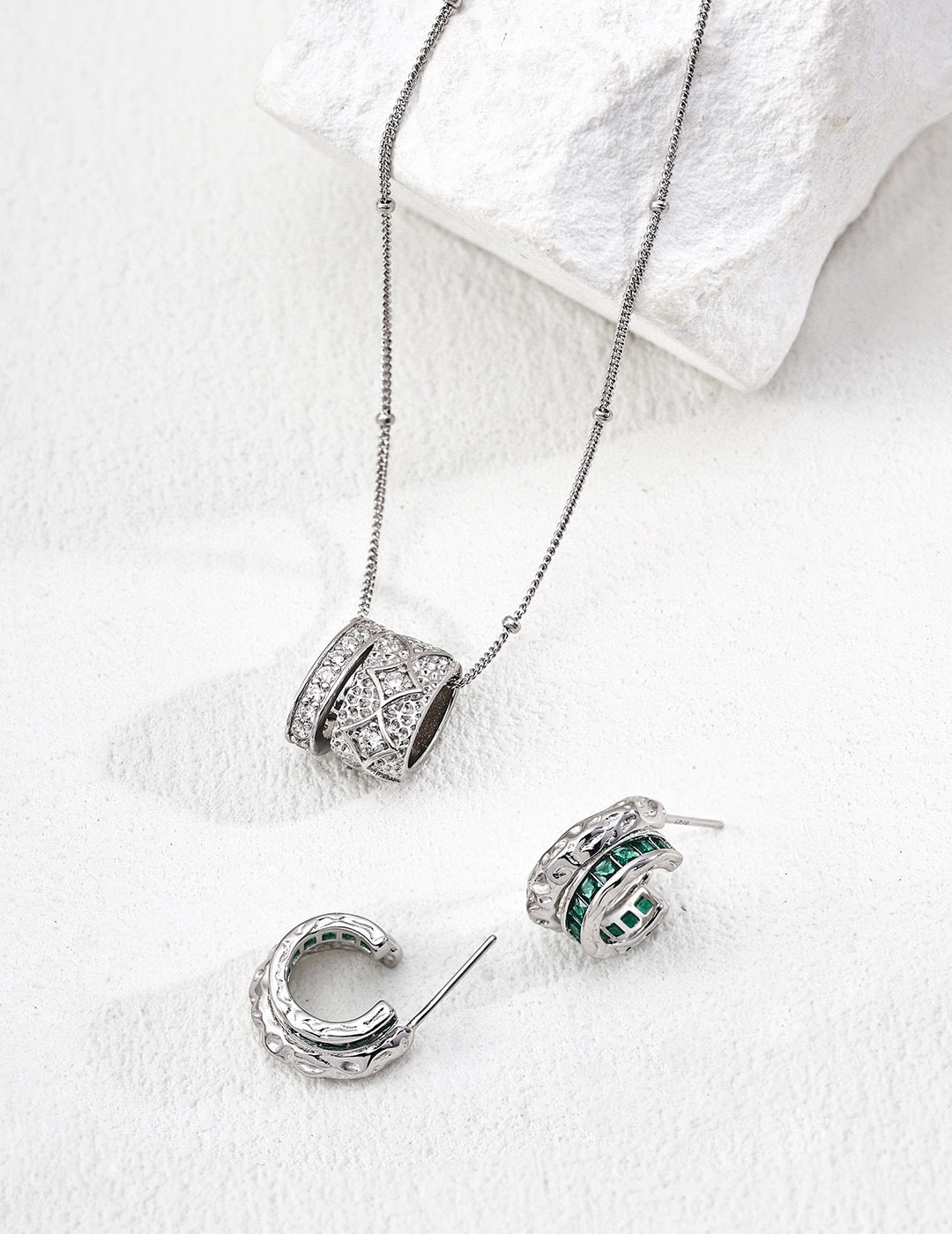 Vintage Loop Necklace