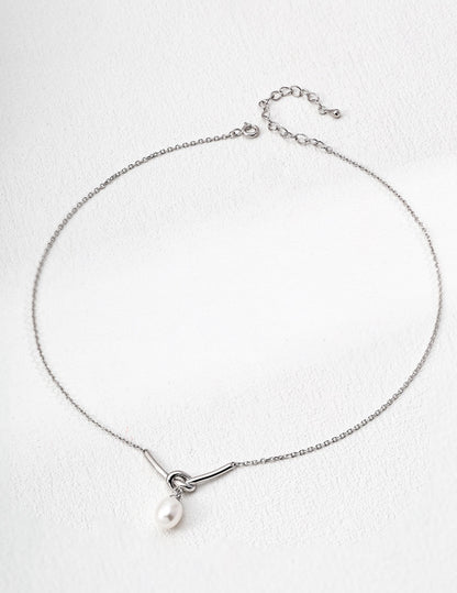 Collier classique avec nœud de perles 