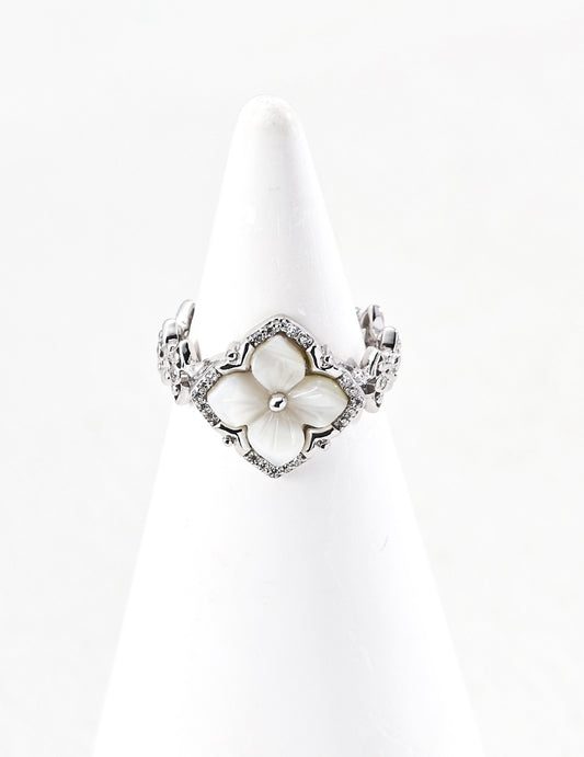 Fortune Clove Ring