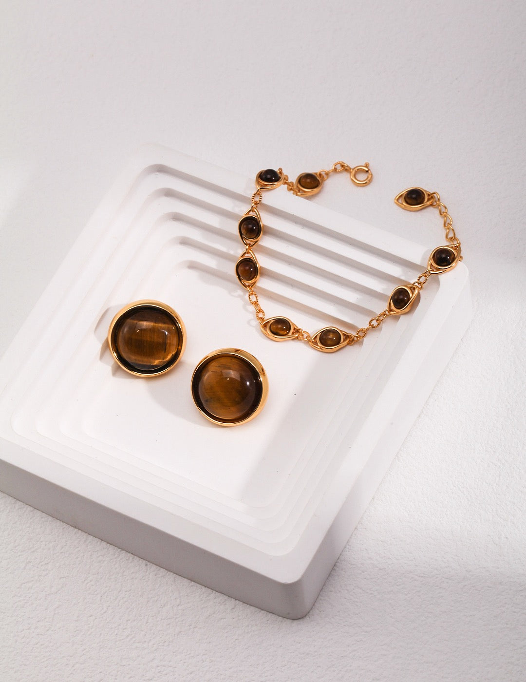 Iconic Tiger’s Eye Bracelet