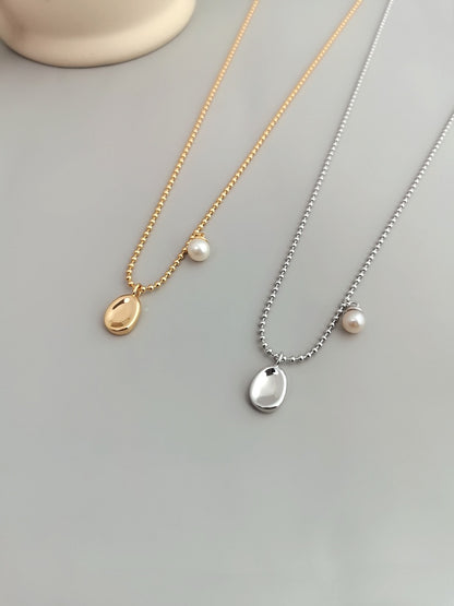 Circle with a Pearl Necklace