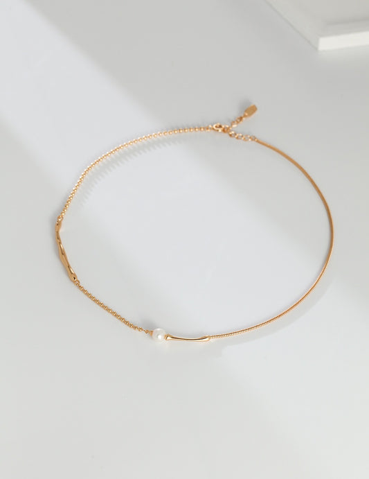 Minimalist Pearl Choker