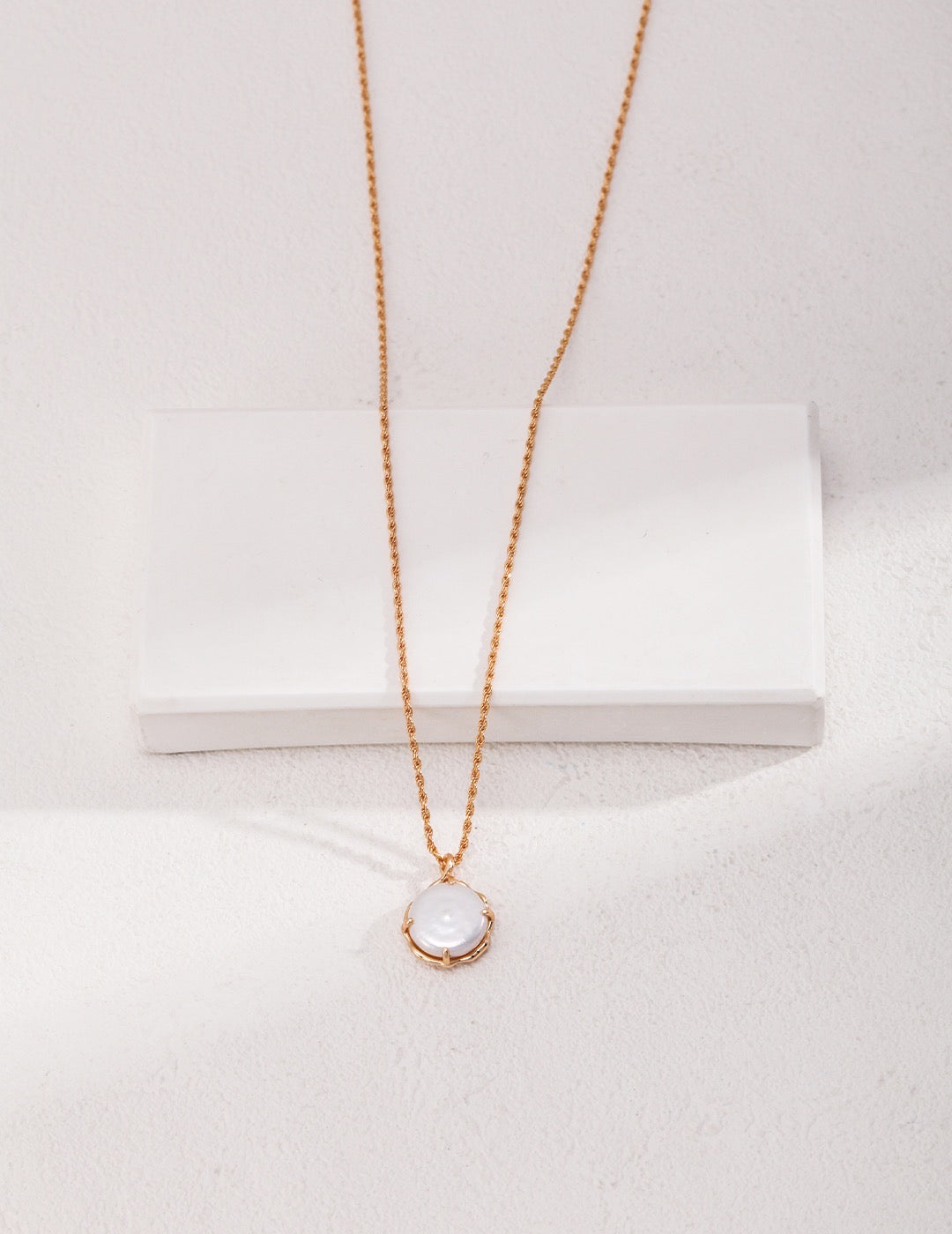 Nest Pearl Necklace | Estincele Jewellery | Women's necklaces | Luxury necklaces