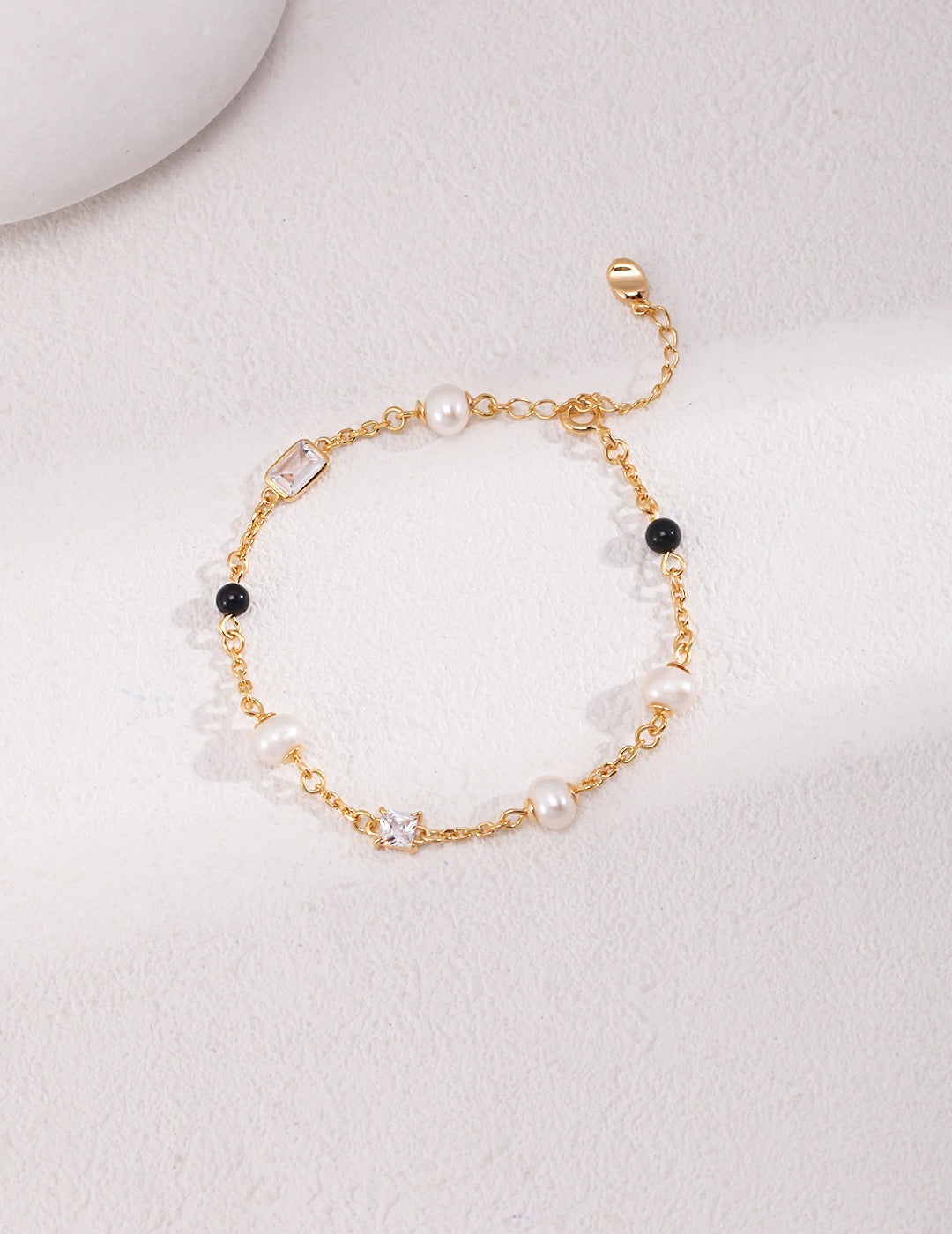 Angel's Tear Bracelet | Estincele Jewellery | Pearl Bracelets | Pearl jewellery | Gold bracelet | Gold jewellery