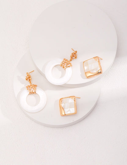 Minimalist Seashell Hoop Earrings