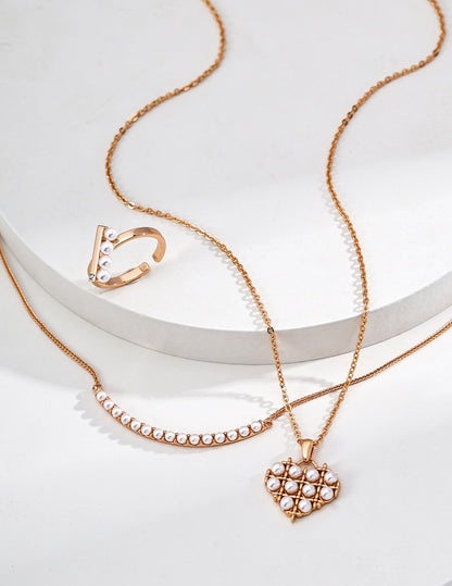 Sparkling Pearl Necklace