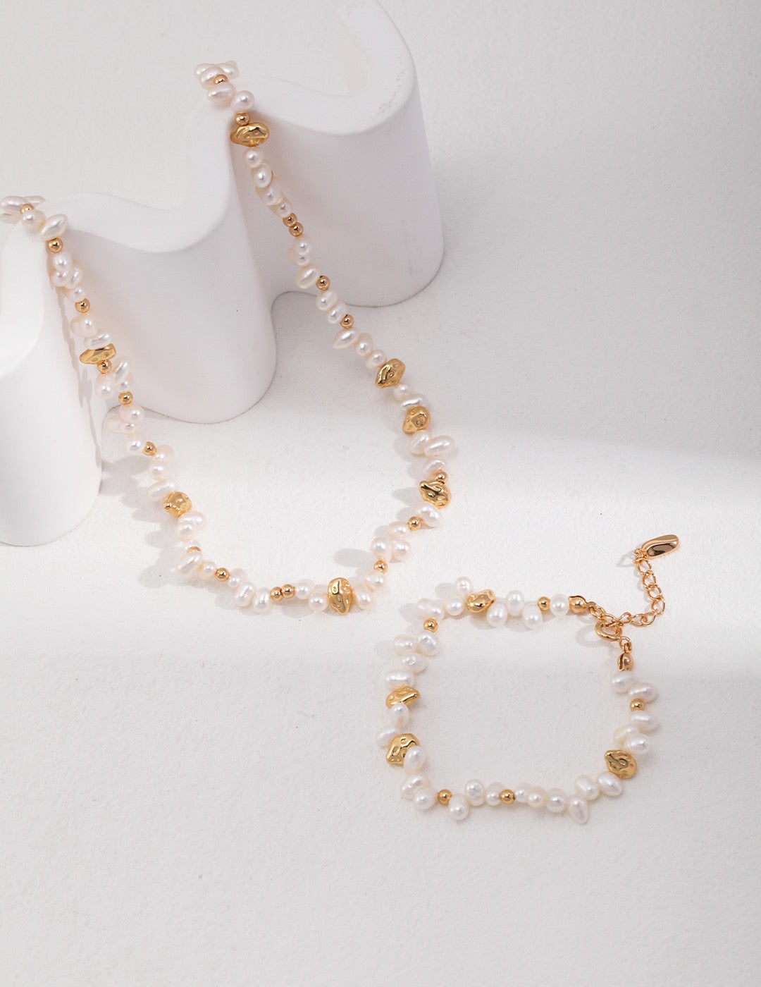 Irregular Natural Pearl Bracelet | Estincele Jewellery | Bracelets