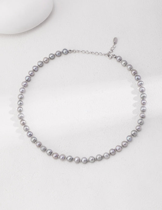 Natürliche graue Perlenkette