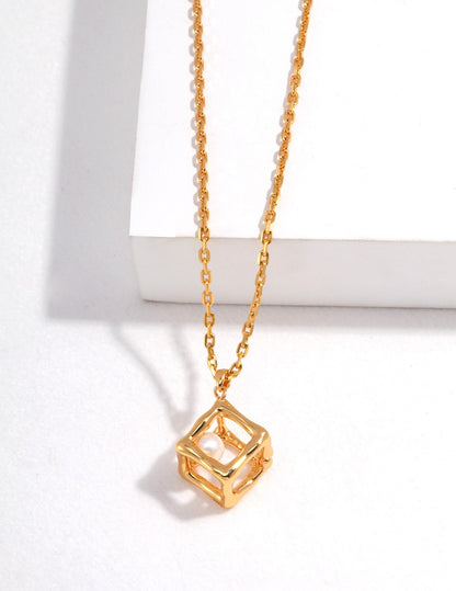 Pearl in the cube necklace