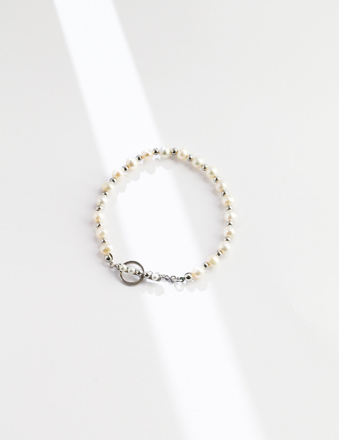 Minimalist Pearl Bracelet | Estincele Jewellery | Women's Bracelets