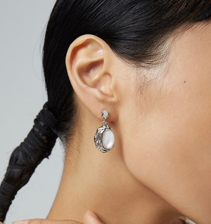 Moon-shaped Mother-of-pearl Earrings