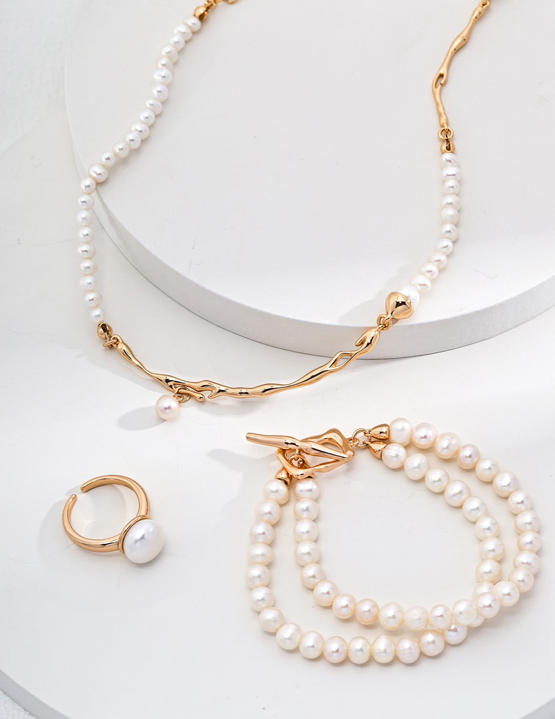 Pearl Drift Necklace