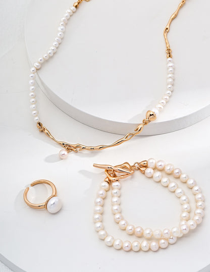 Pearl Drift Necklace