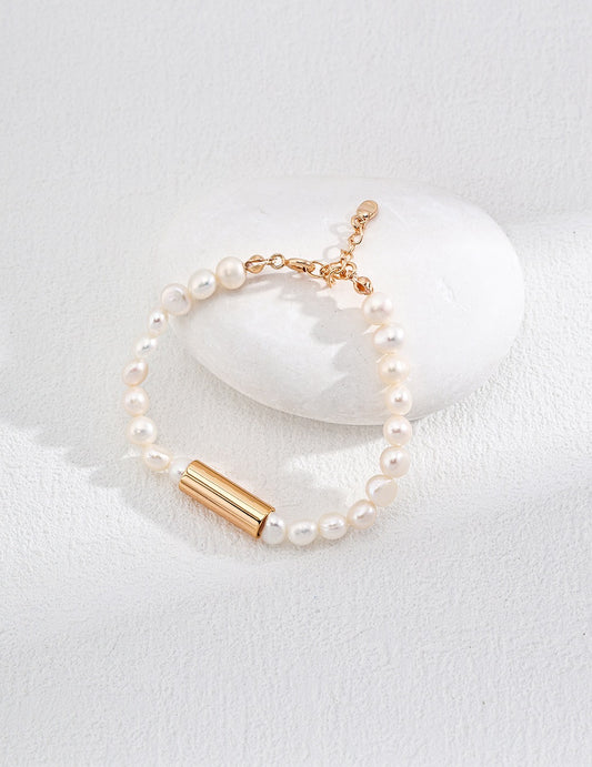 Minimalist Round Pearl Bracelet