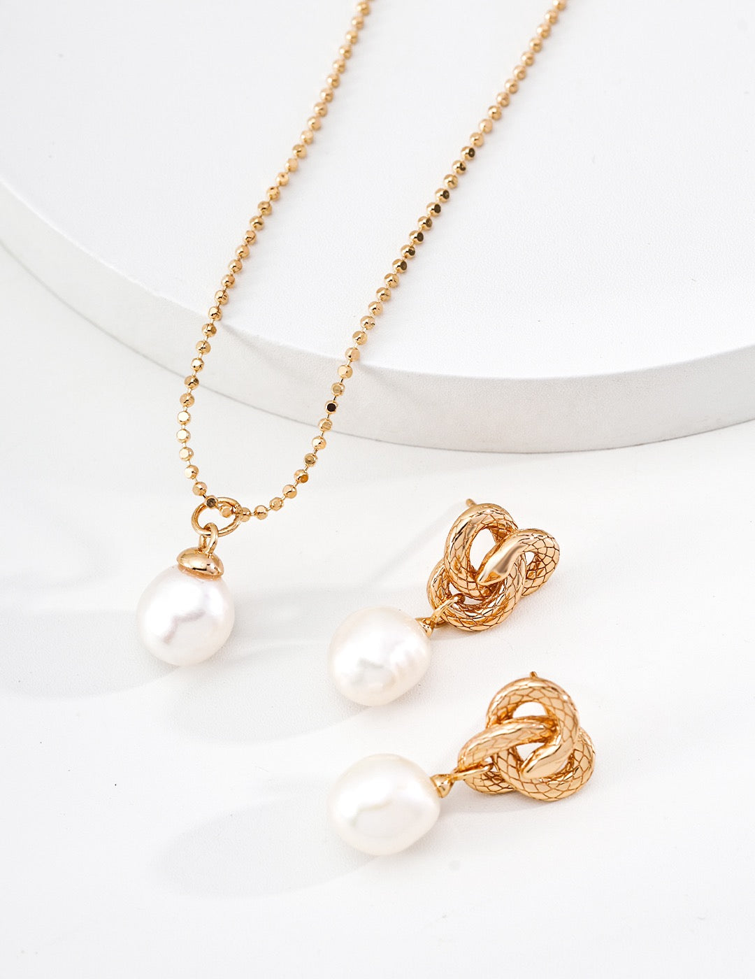 Huge Pearl Necklace